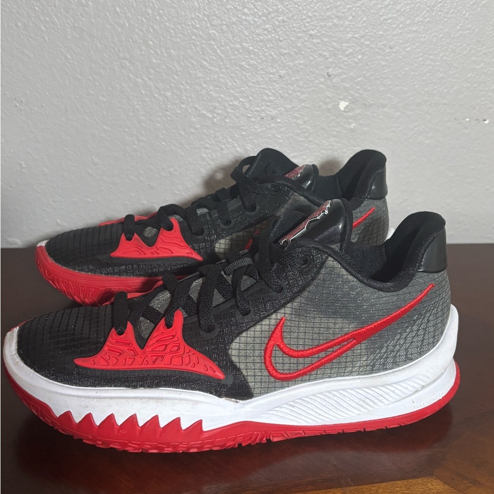 Kyrie 4 Low Size 7.5 - Picture 3 of 5